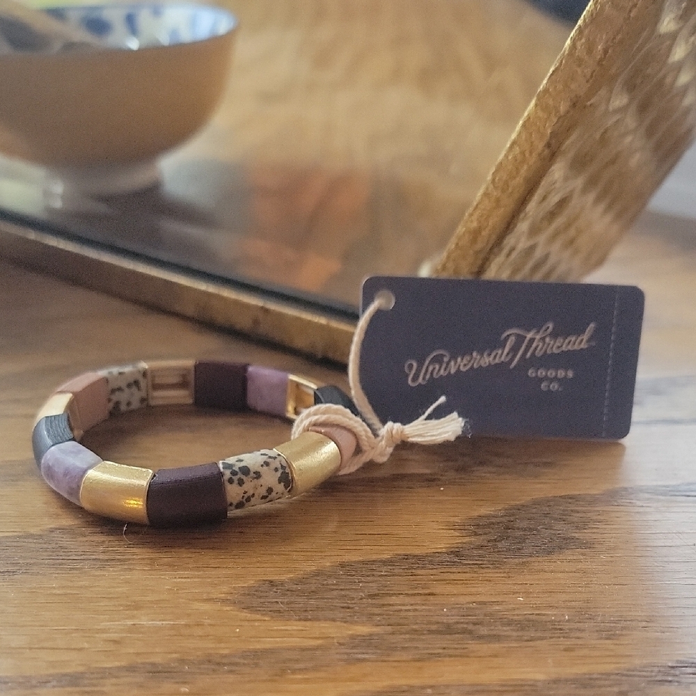 Universal Thread Multicolor Bracelet